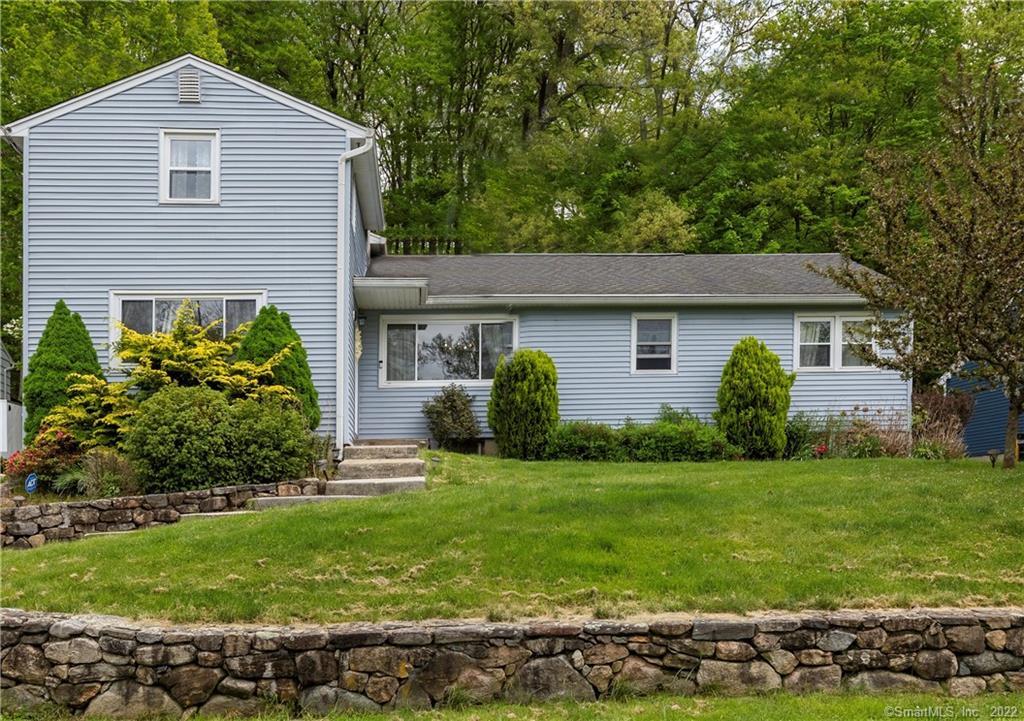 Property for Sale at Rustic Road, Ridgefield, Connecticut - Bedrooms: 3 
Bathrooms: 3 
Rooms: 6  - $489,000