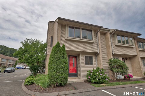Condo For Sale - 827 Oronoke Road #4-1<br/> New Haven County, Waterbury, CT 06708