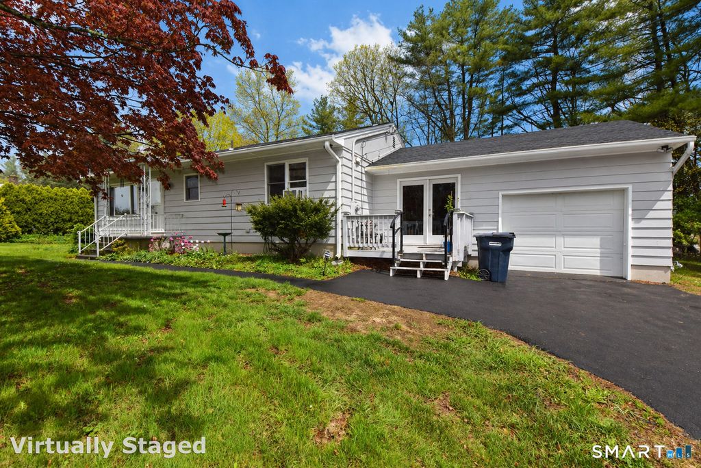 Photo of 288 Woodstock Avenue, Putnam, CT 06260 (MLS # 24170254)
