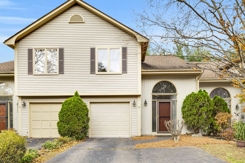 Photo of 22 Apple Hill #22, Newington, CT 06111 (MLS # 24138558)