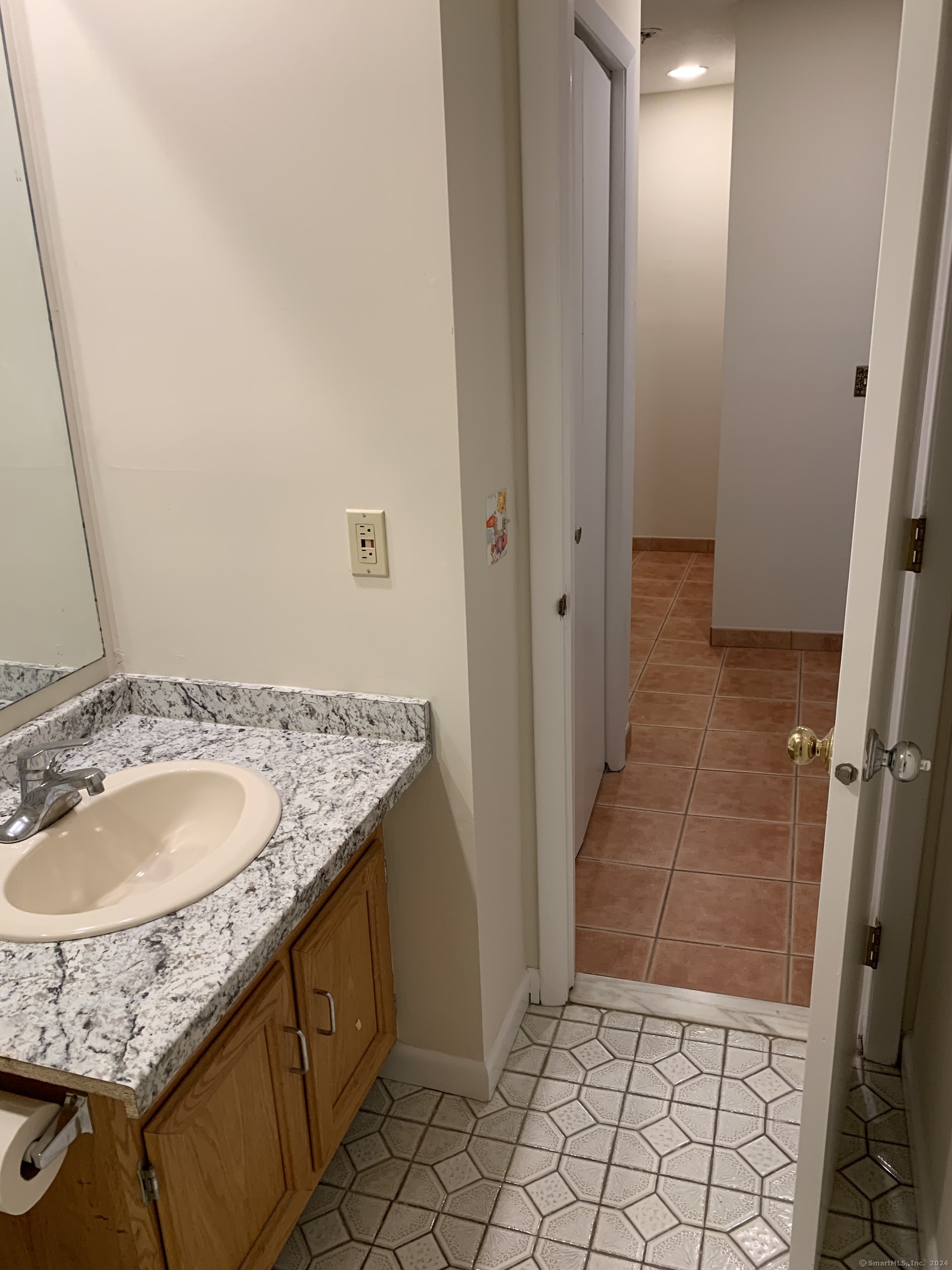 166 Old Brookfield Road #1A4, Danbury, Connecticut image 17