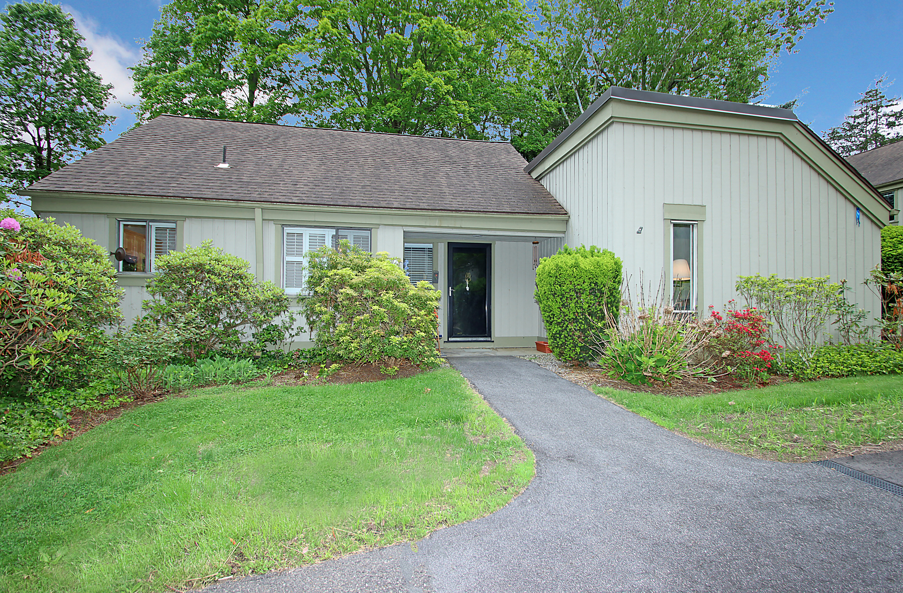 Property for Sale at Heritage Village B, Southbury, Connecticut - Bedrooms: 2 
Bathrooms: 2 
Rooms: 4  - $369,000