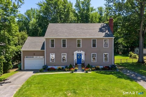 Photo of 11 Beverly Road, Waterford, CT 06385 (MLS # 24165078)