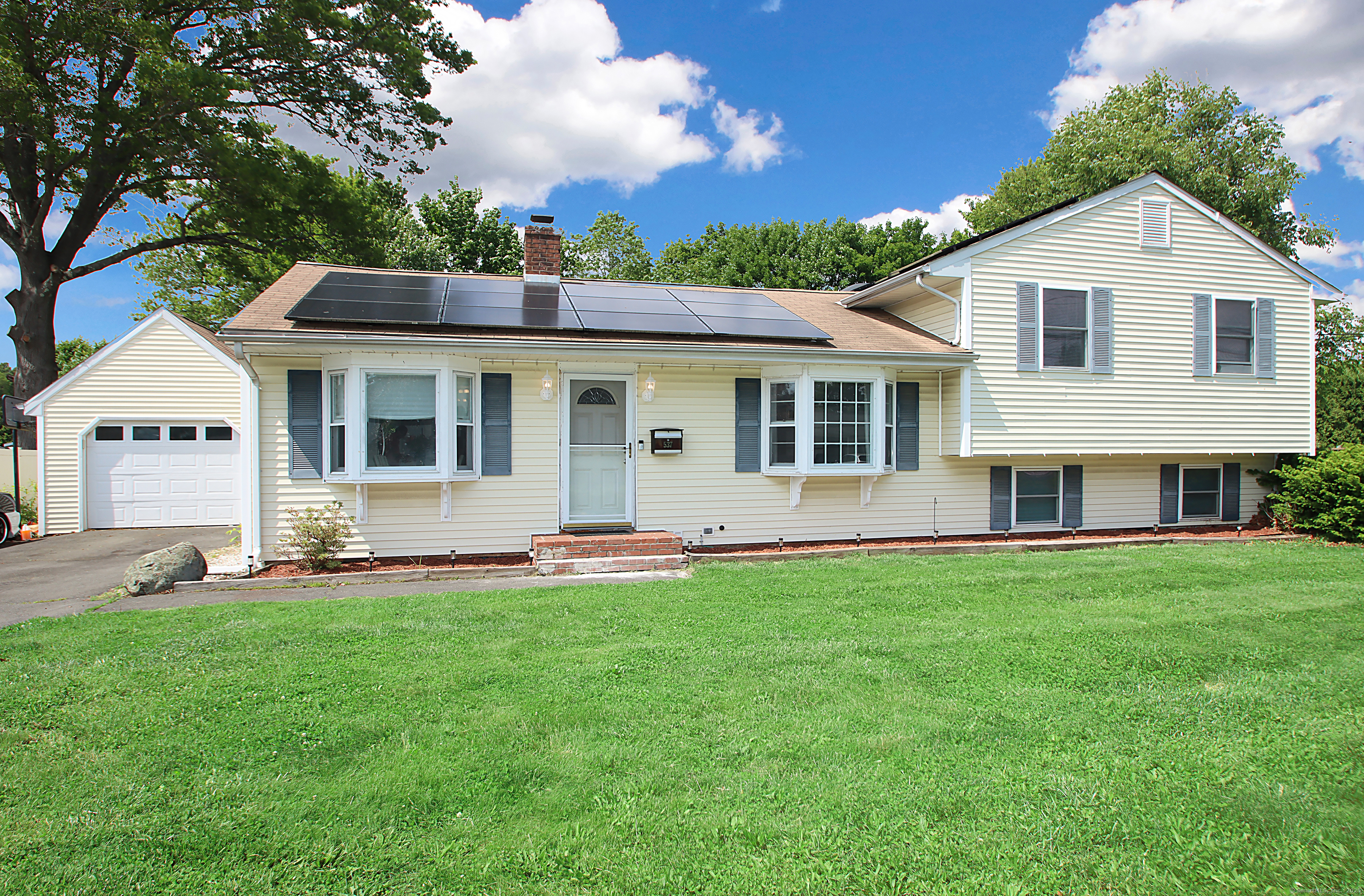 537 Hobart Street, Southington, Connecticut image 1