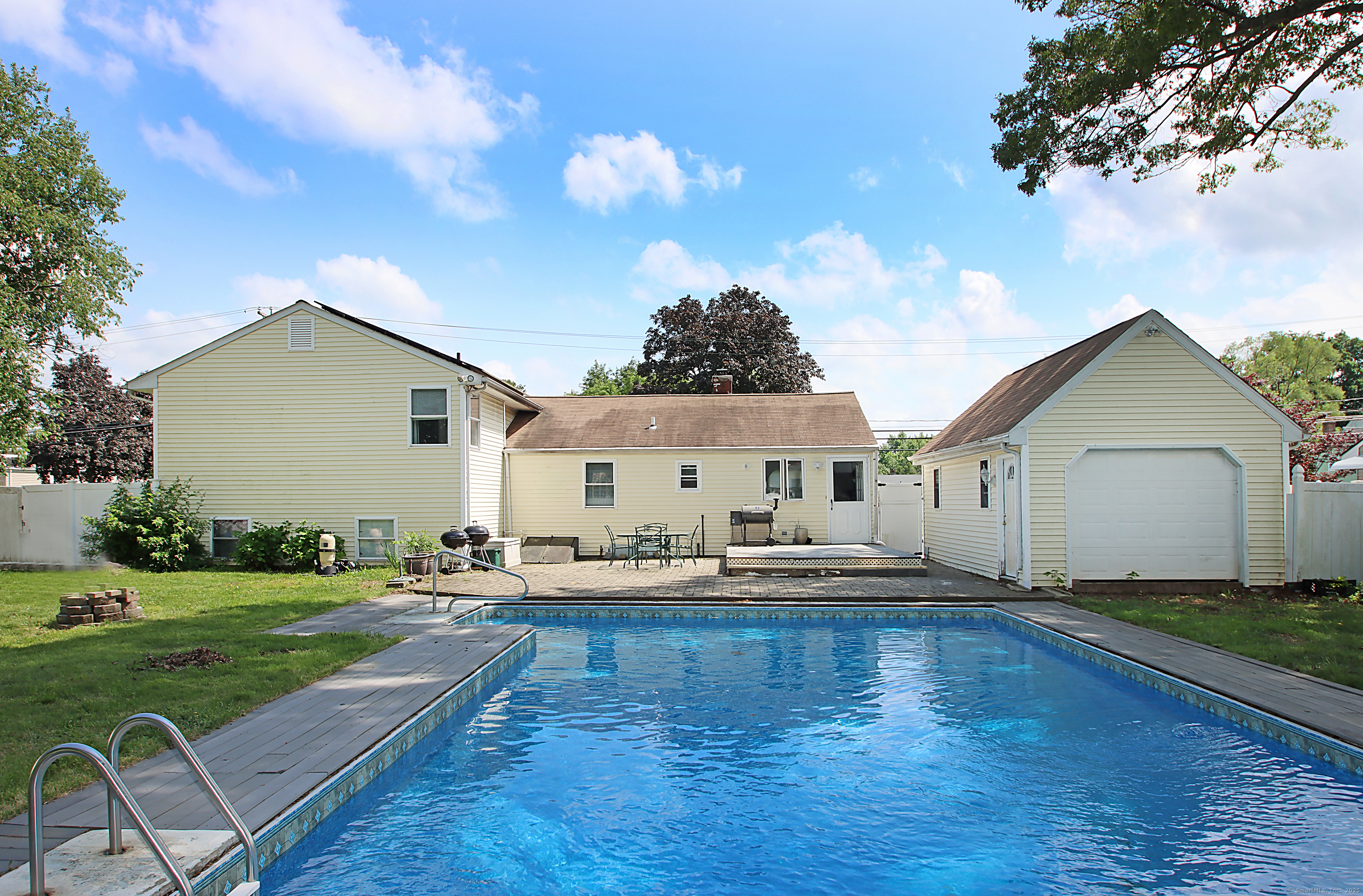 537 Hobart Street