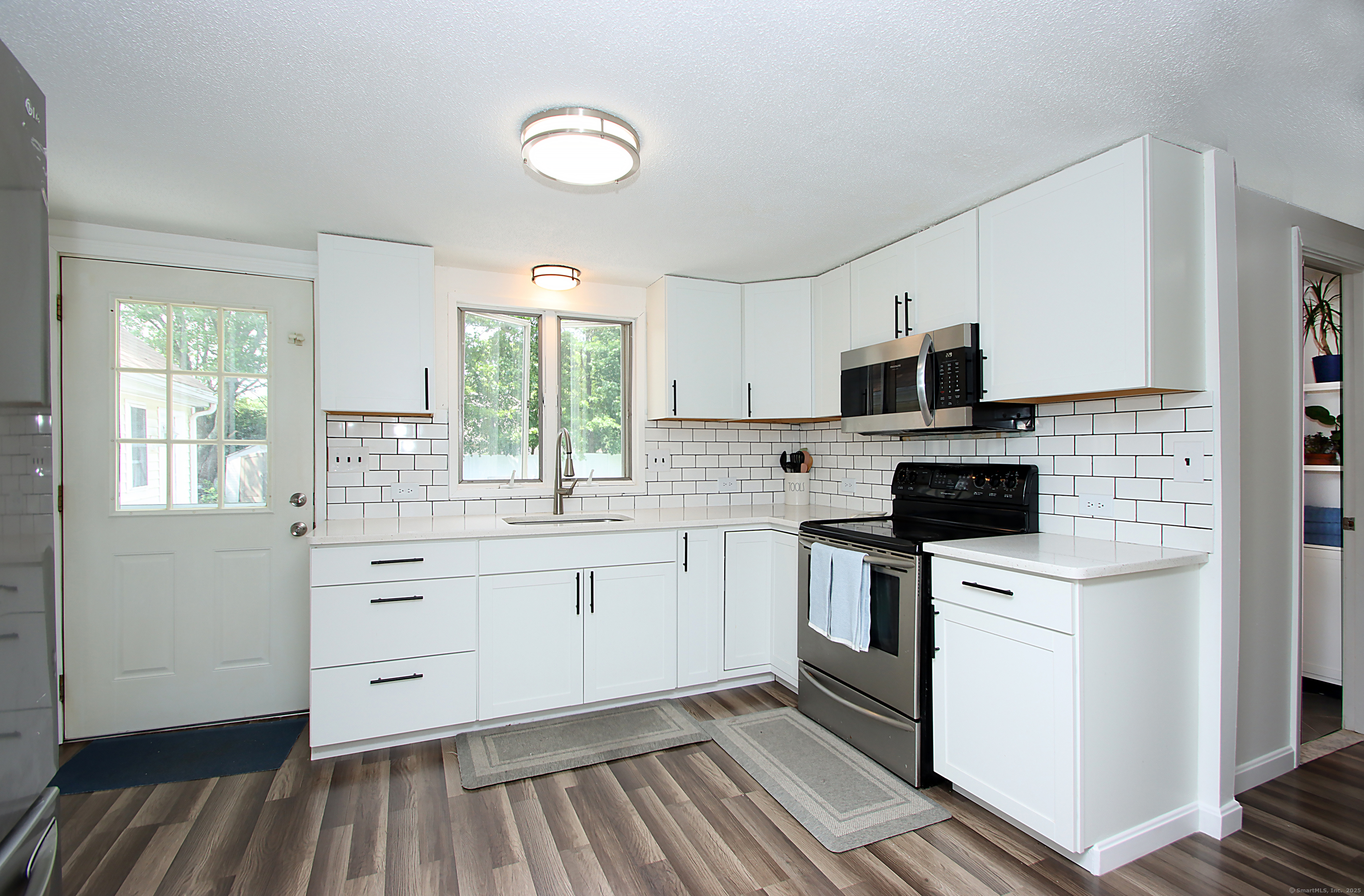 537 Hobart Street, Southington, Connecticut image 8