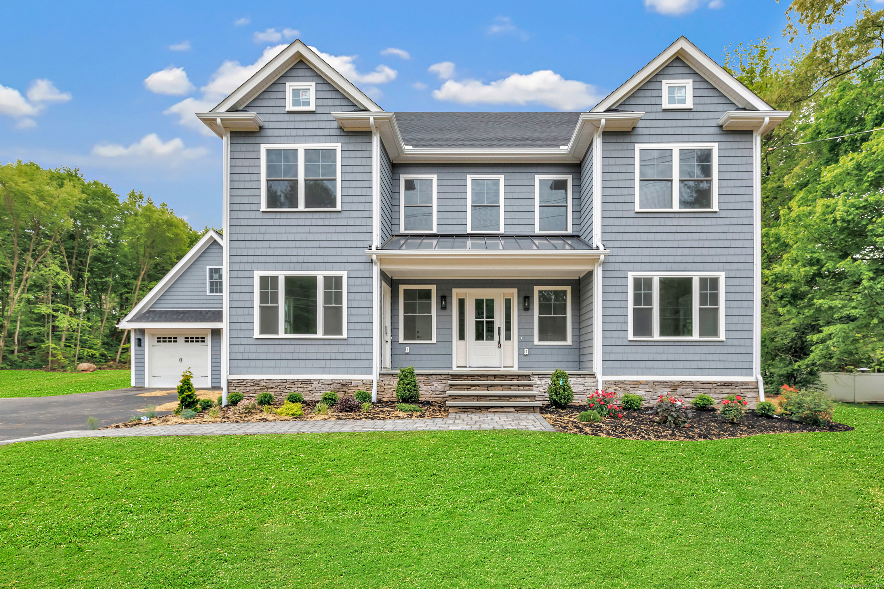 Purdy Hill Road, Monroe, Connecticut - 4 Bedrooms  
4 Bathrooms  
8 Rooms - 