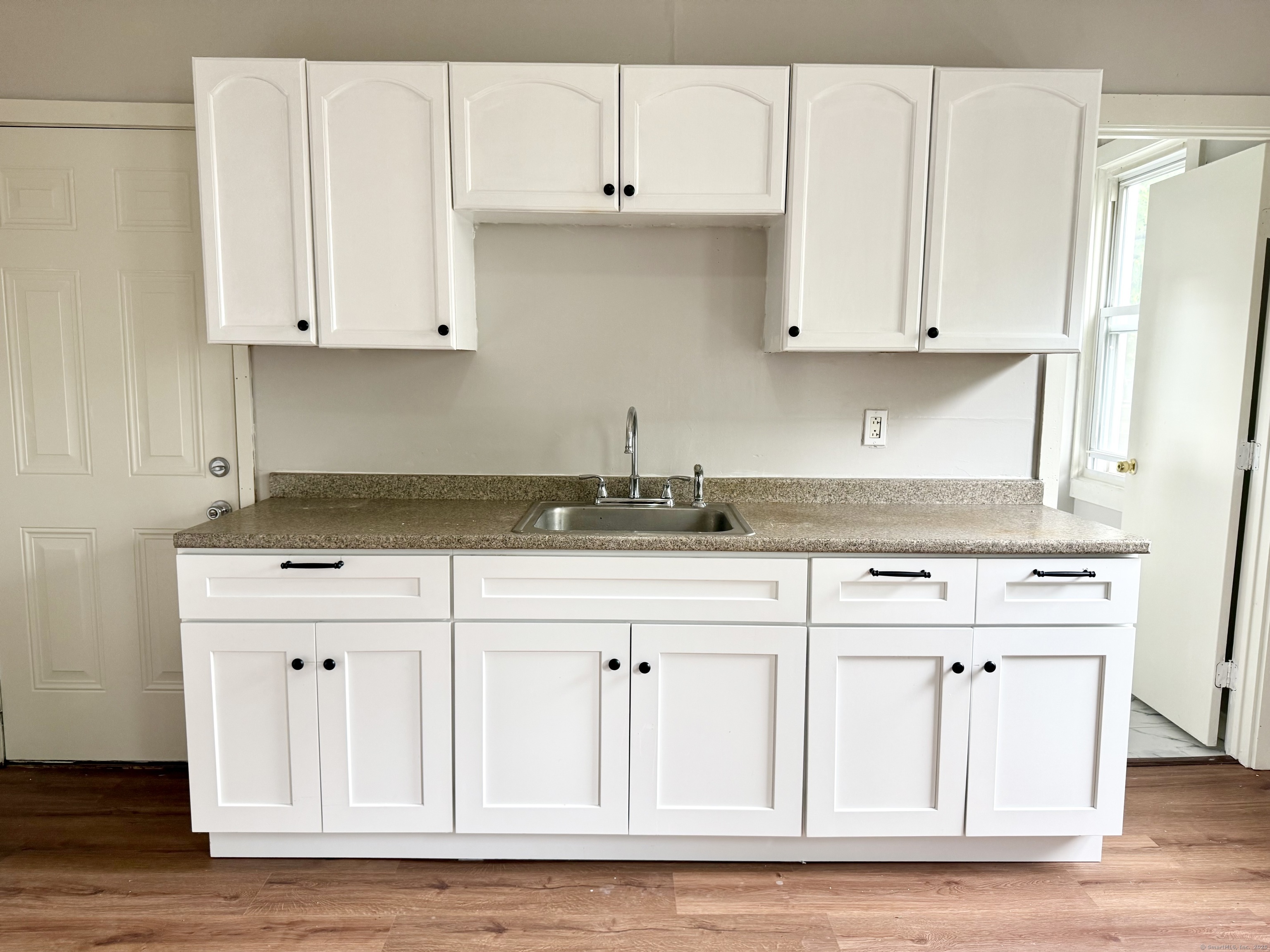Exchange Street, New Haven, Connecticut - 3 Bedrooms  
2 Bathrooms  
7 Rooms - 
