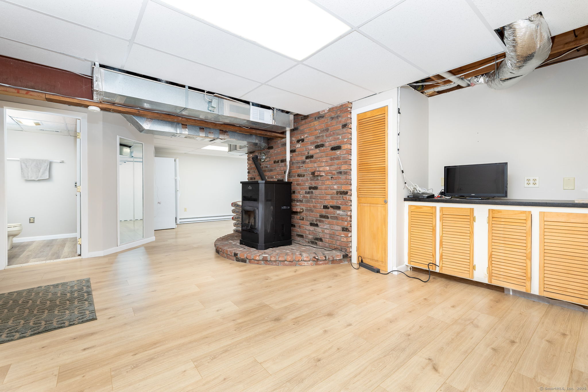 206 New Road, Avon, Connecticut image 32