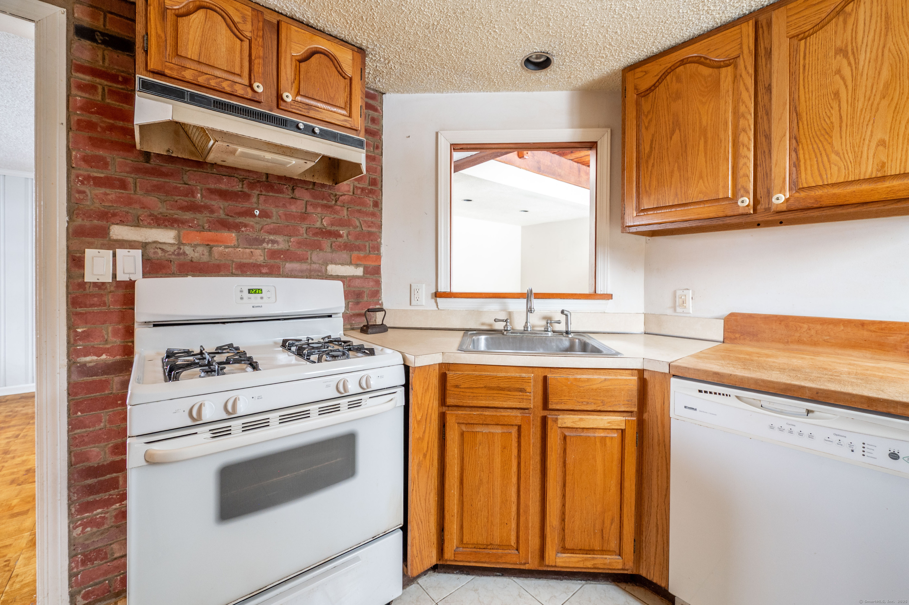 11 Buttonball Trail, Norwalk, Connecticut image 19