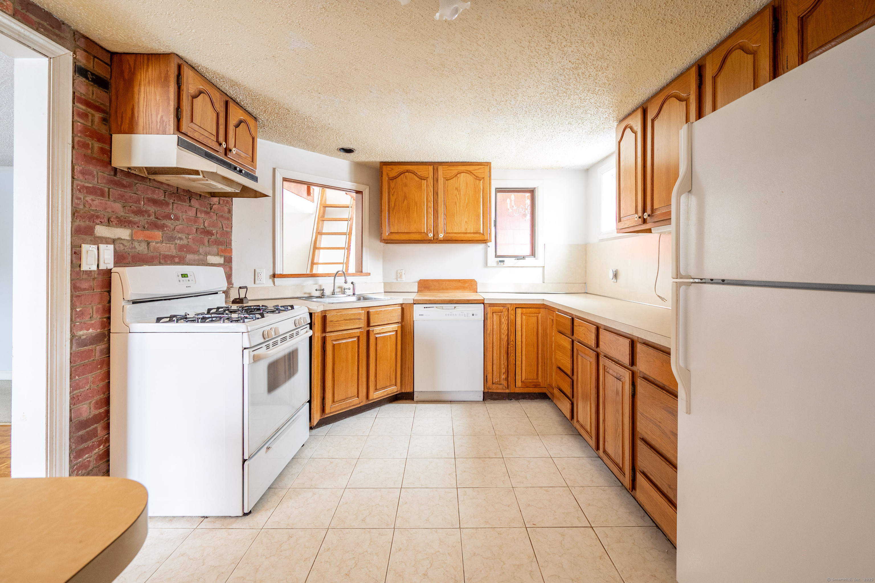 11 Buttonball Trail, Norwalk, Connecticut image 18