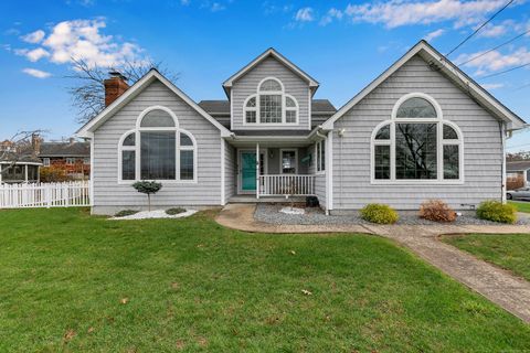 Single Family Residence in Waterford CT 141 Niantic River Road.jpg