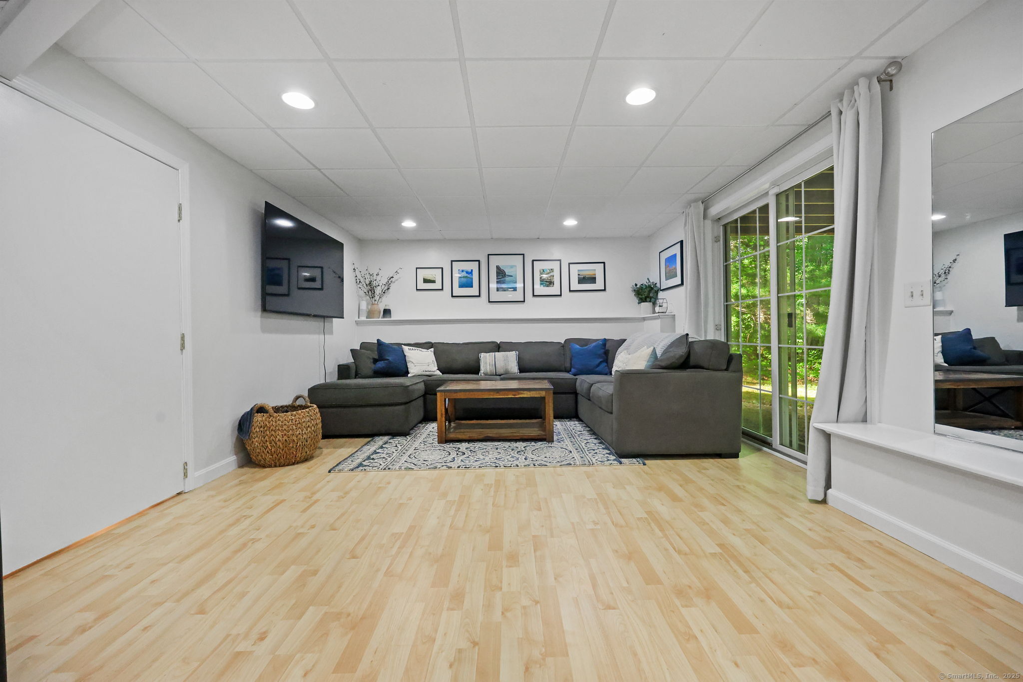 East Lyme, Connecticut 06333, United States, 4 Bedrooms Bedrooms, ,3 BathroomsBathrooms,Residential,Coming Soon,165105