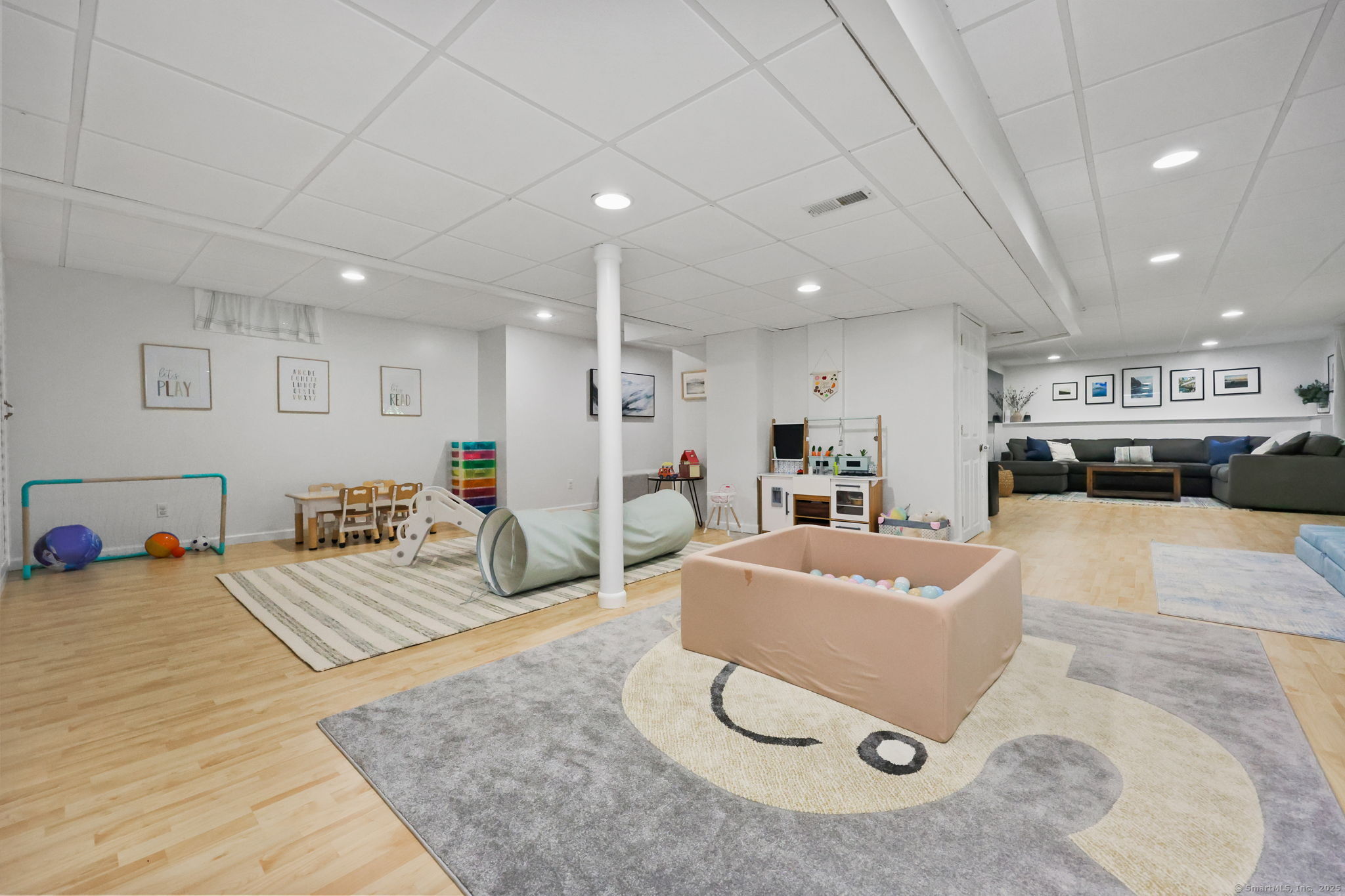 East Lyme, Connecticut 06333, United States, 4 Bedrooms Bedrooms, ,3 BathroomsBathrooms,Residential,Coming Soon,165105