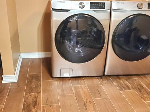 Tiny photo for 39 Nash Place #A, Norwalk, CT 06854 (MLS # 24149641)