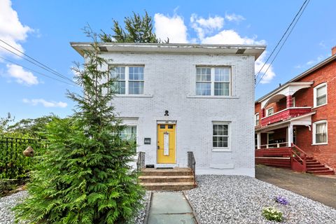 23 Hotchkiss Street Middletown CT 06457