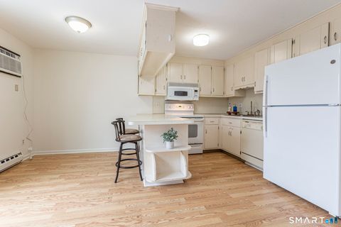 Tiny photo for 71 White Oak Avenue #APT B6, Plainville, CT 06062 (MLS # 24157133)