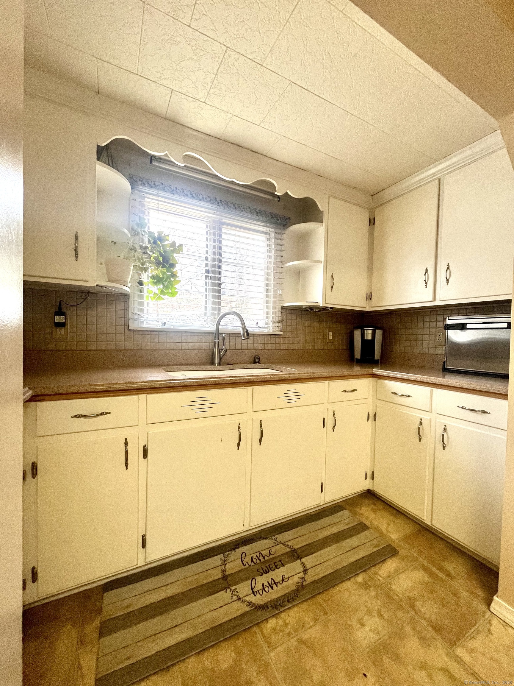 65 Easton Avenue, Waterbury, Connecticut image 2