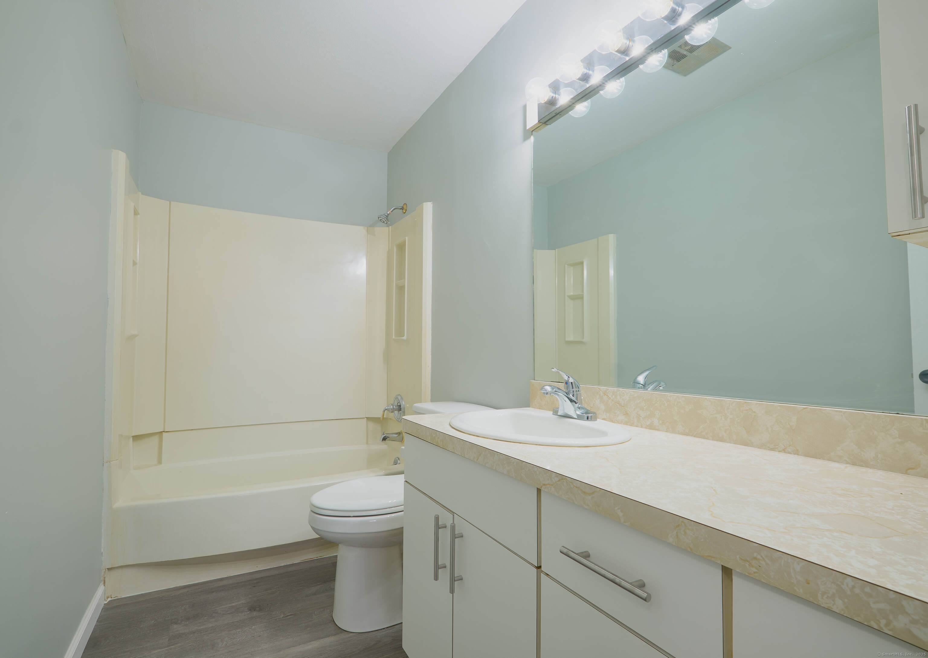 1118 Cromwell Hills Drive #1118, Cromwell, Connecticut image 9