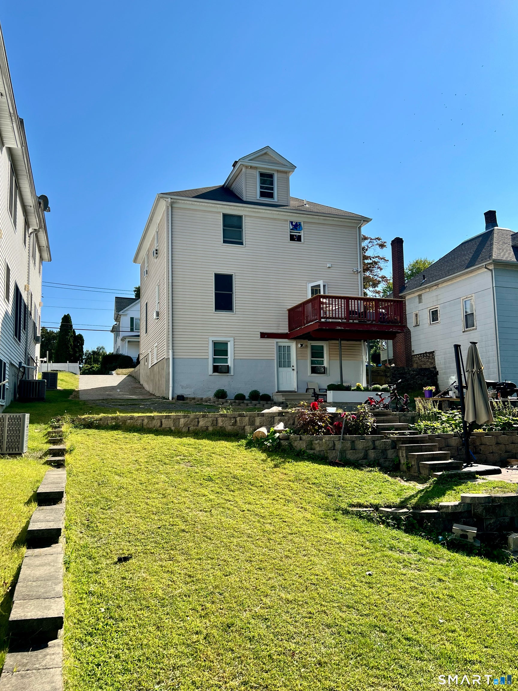 24 Homestead Avenue