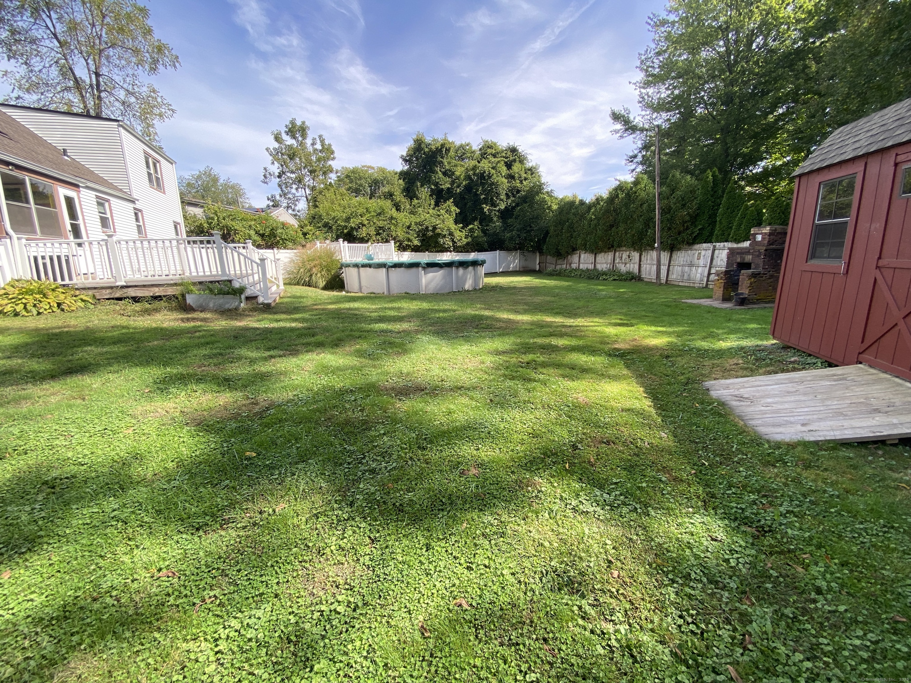 Middletown, Connecticut 06457, United States, 3 Bedrooms Bedrooms, ,1 BathroomBathrooms,Residential,Pending,214407