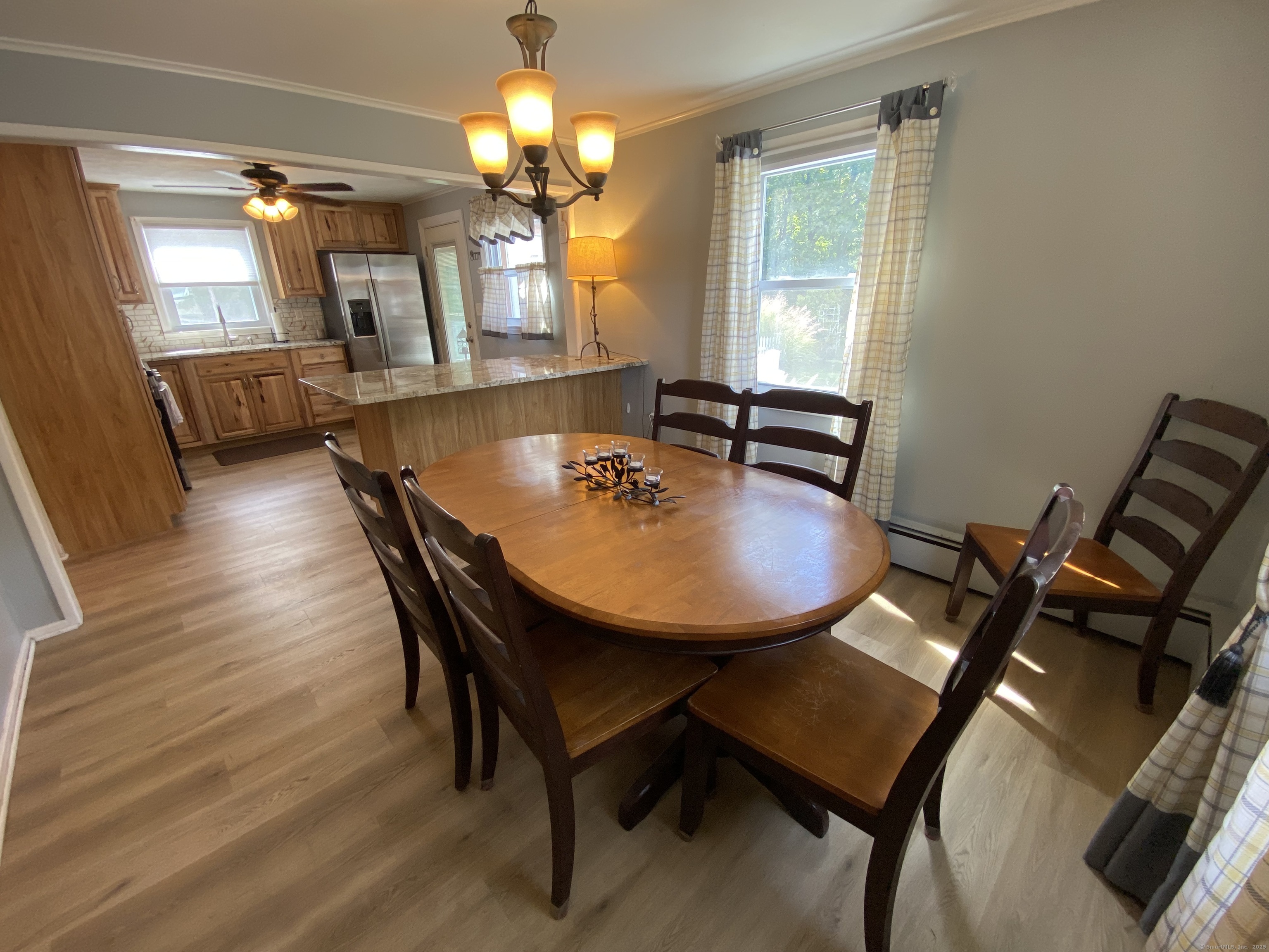 Middletown, Connecticut 06457, United States, 3 Bedrooms Bedrooms, ,1 BathroomBathrooms,Residential,Pending,214407