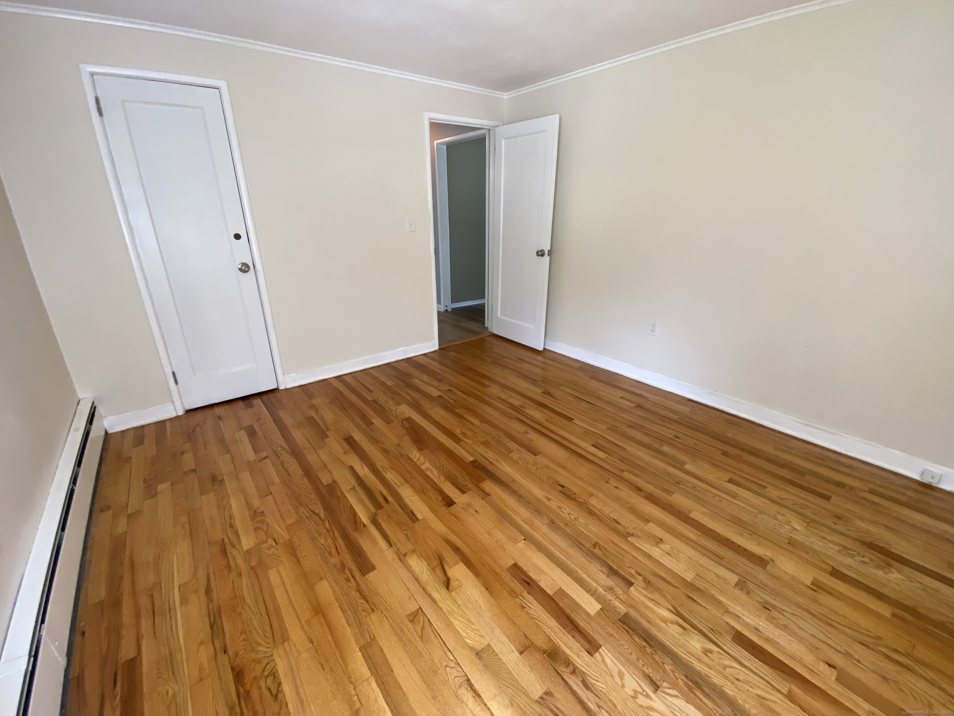 Middletown, Connecticut 06457, United States, 3 Bedrooms Bedrooms, ,1 BathroomBathrooms,Residential,Pending,214407