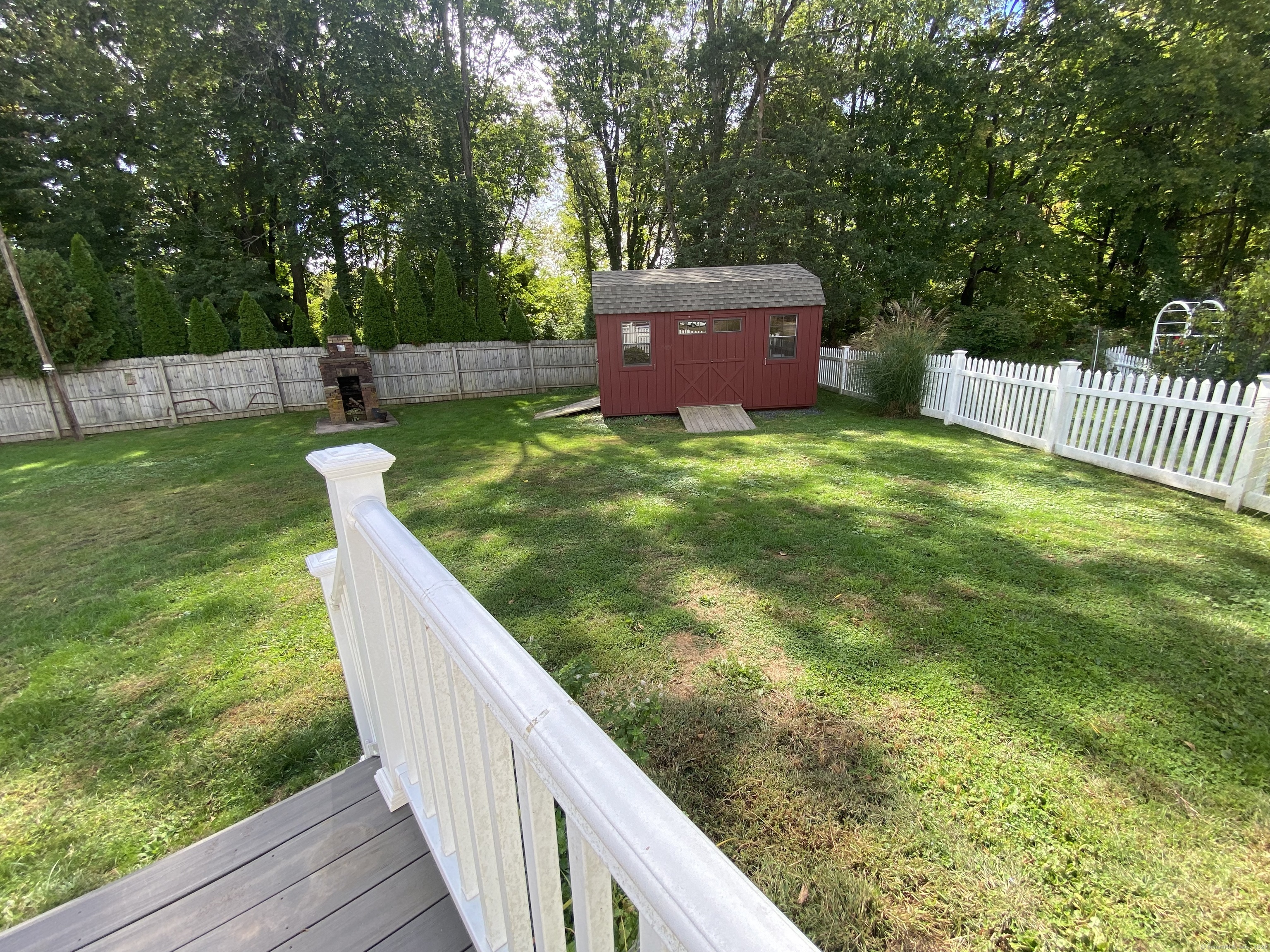 Middletown, Connecticut 06457, United States, 3 Bedrooms Bedrooms, ,1 BathroomBathrooms,Residential,Pending,214407