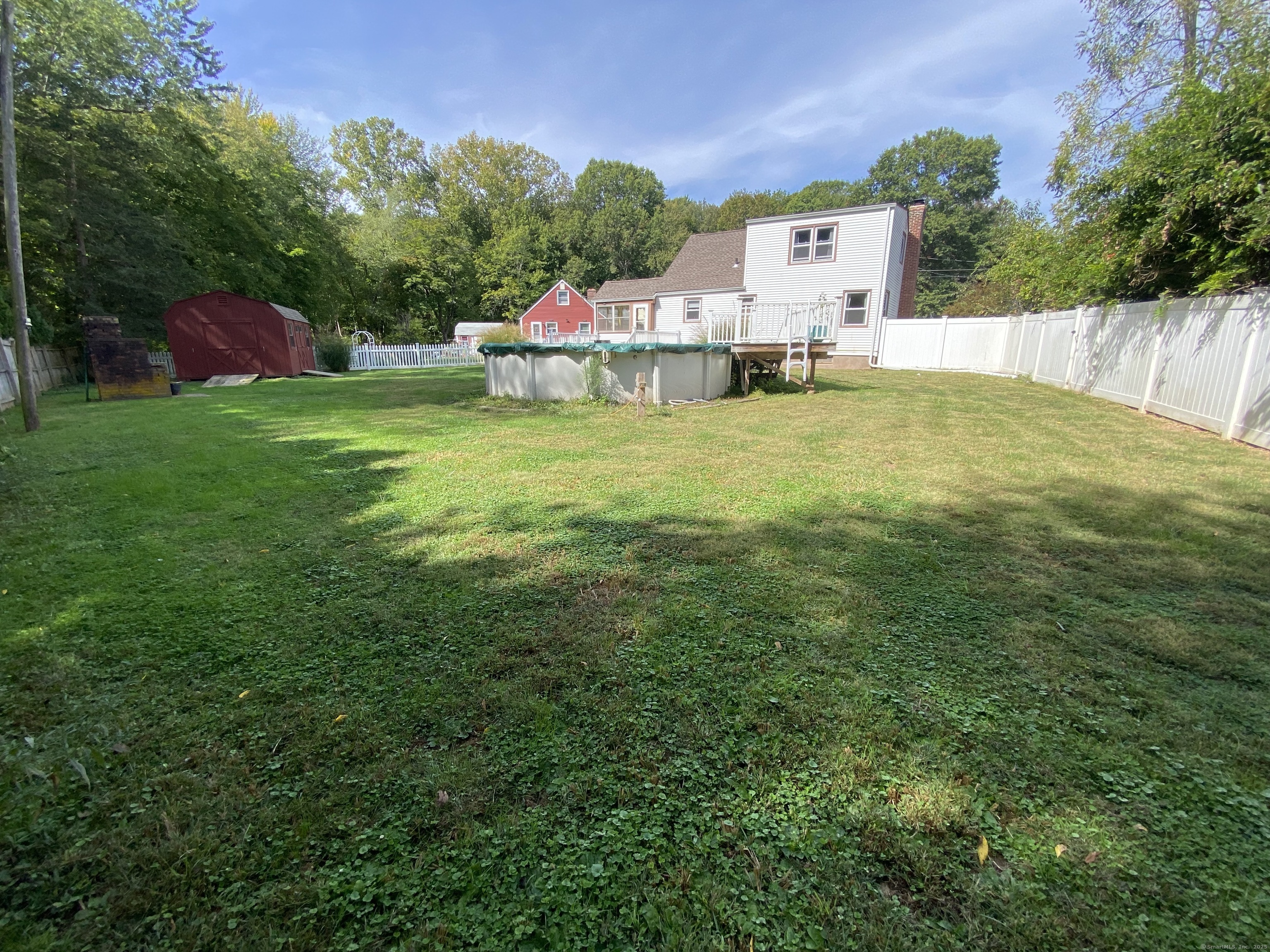 Middletown, Connecticut 06457, United States, 3 Bedrooms Bedrooms, ,1 BathroomBathrooms,Residential,Pending,214407