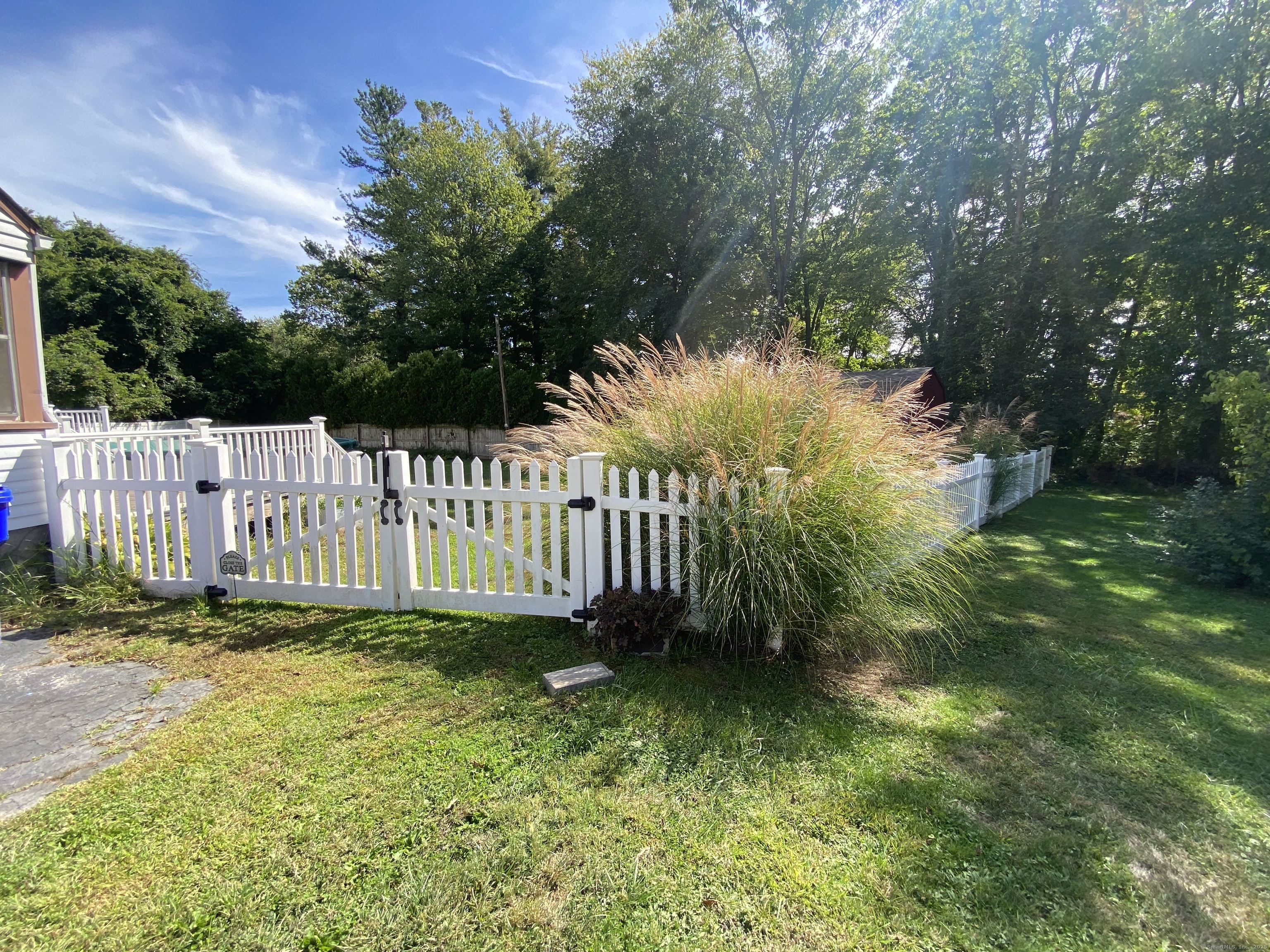 Middletown, Connecticut 06457, United States, 3 Bedrooms Bedrooms, ,1 BathroomBathrooms,Residential,Pending,214407