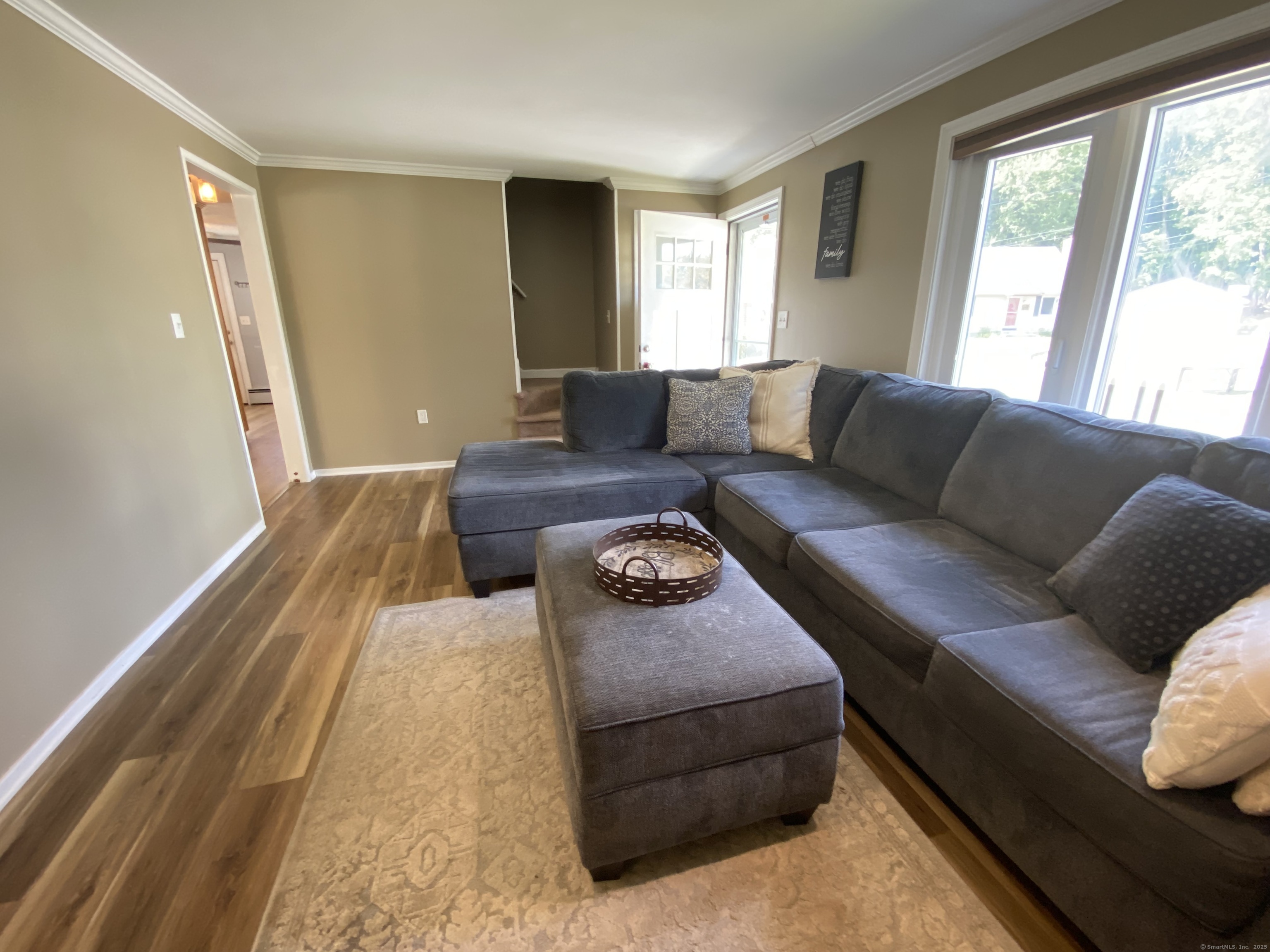 Middletown, Connecticut 06457, United States, 3 Bedrooms Bedrooms, ,1 BathroomBathrooms,Residential,Pending,214407