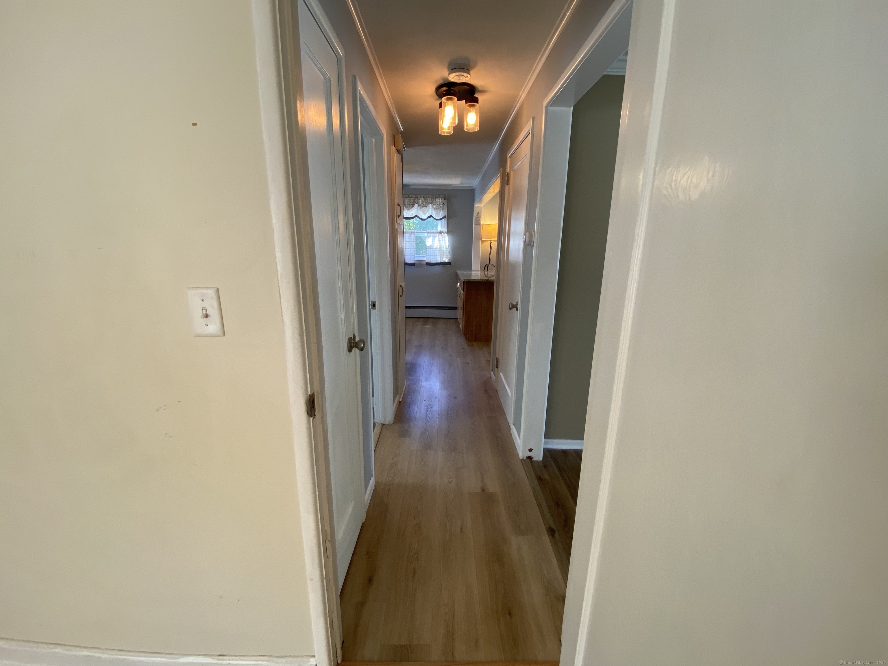 Middletown, Connecticut 06457, United States, 3 Bedrooms Bedrooms, ,1 BathroomBathrooms,Residential,Pending,214407