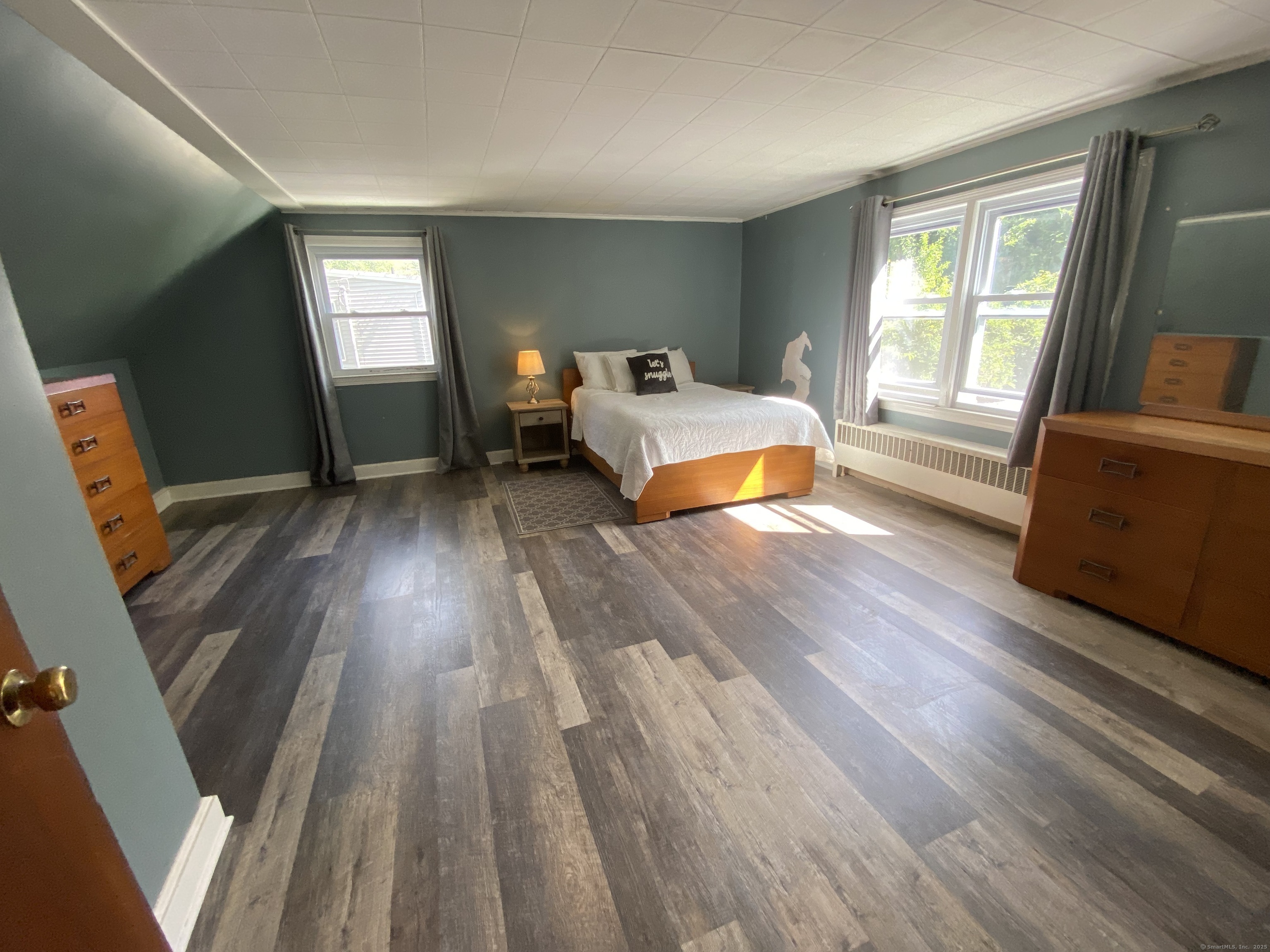 Middletown, Connecticut 06457, United States, 3 Bedrooms Bedrooms, ,1 BathroomBathrooms,Residential,Pending,214407