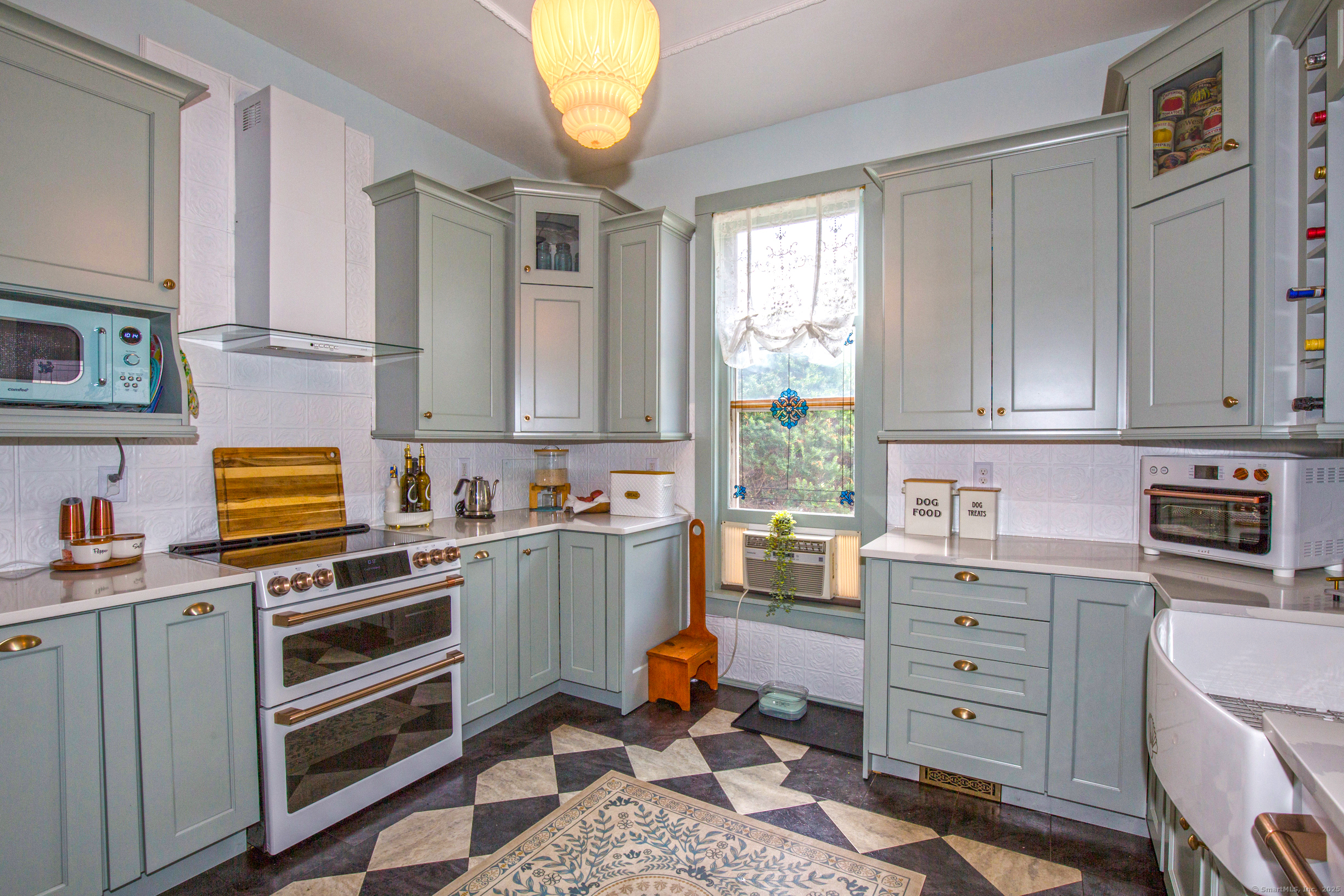 South Windsor, Connecticut 06074, United States, 5 Bedrooms Bedrooms, ,3 BathroomsBathrooms,Residential,Active,184565