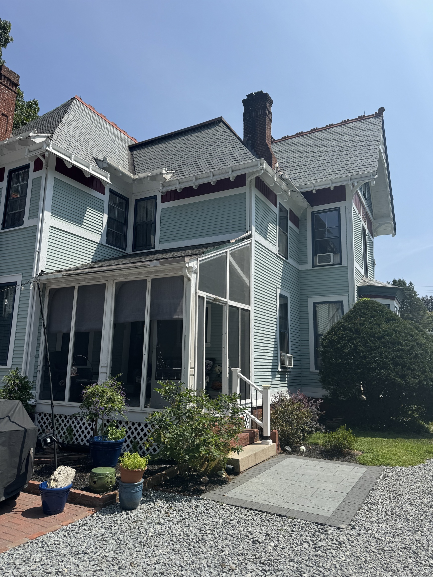 1063 Main Street