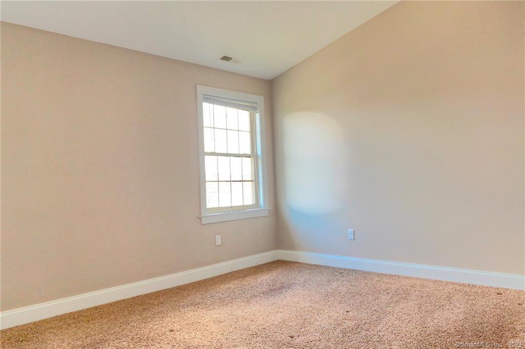 Waterford, Connecticut 06375, United States, 2 Bedrooms Bedrooms, ,3 BathroomsBathrooms,Residential,Active,139873