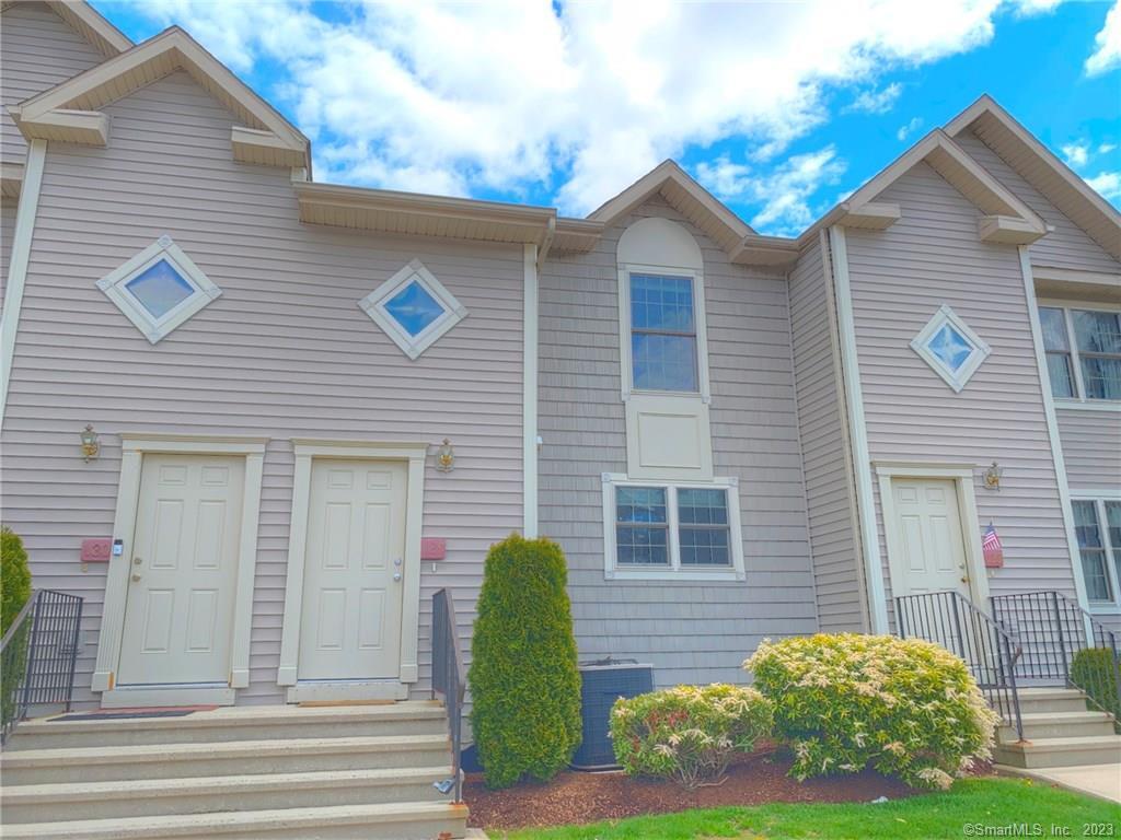 Waterford, Connecticut 06375, United States, 2 Bedrooms Bedrooms, ,3 BathroomsBathrooms,Residential,Active,139873