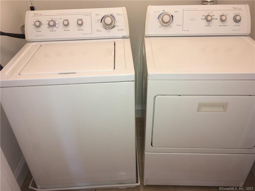 Waterford, Connecticut 06375, United States, 2 Bedrooms Bedrooms, ,3 BathroomsBathrooms,Residential,Active,139873