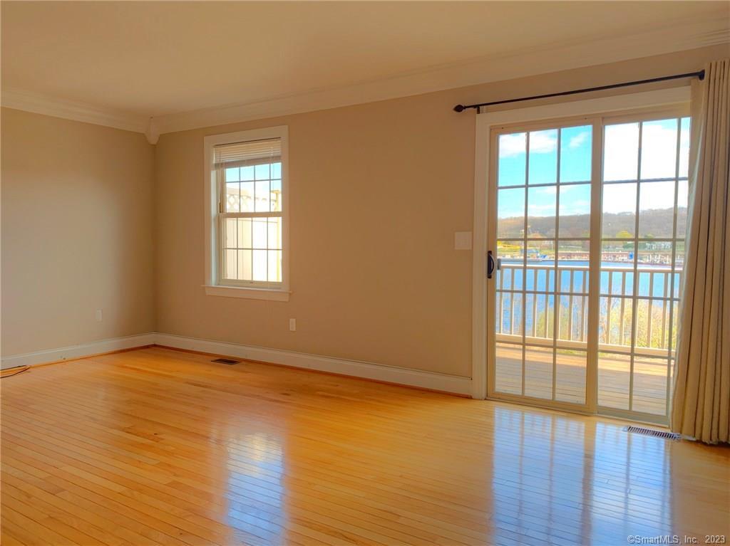 Waterford, Connecticut 06375, United States, 2 Bedrooms Bedrooms, ,3 BathroomsBathrooms,Residential,Active,139873