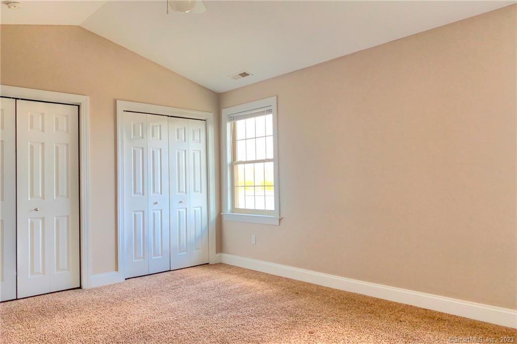 Waterford, Connecticut 06375, United States, 2 Bedrooms Bedrooms, ,3 BathroomsBathrooms,Residential,Active,139873