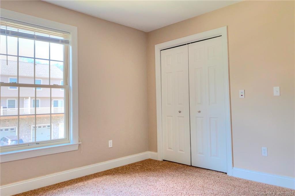 Waterford, Connecticut 06375, United States, 2 Bedrooms Bedrooms, ,3 BathroomsBathrooms,Residential,Active,139873