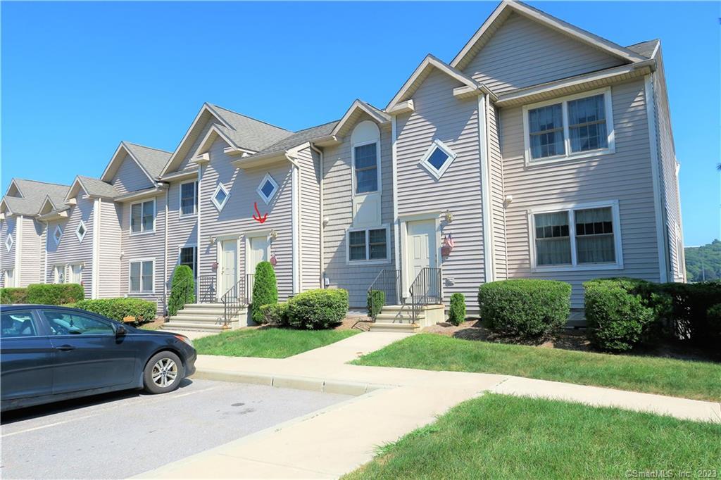 Waterford, Connecticut 06375, United States, 2 Bedrooms Bedrooms, ,3 BathroomsBathrooms,Residential,Active,139873