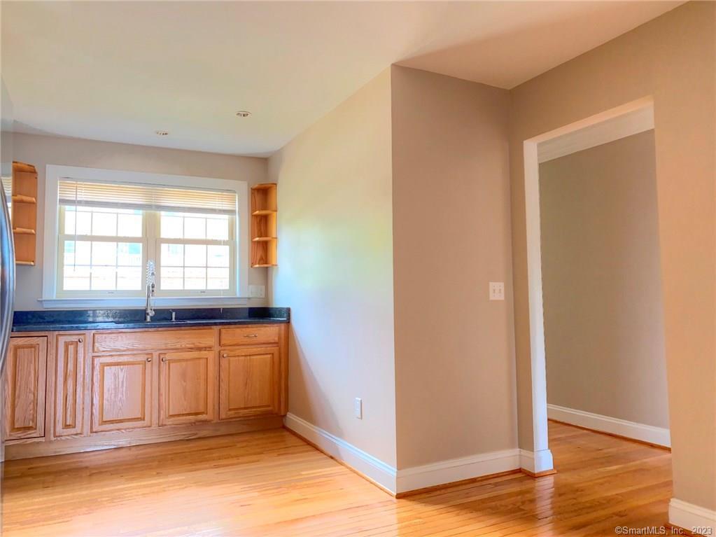 Waterford, Connecticut 06375, United States, 2 Bedrooms Bedrooms, ,3 BathroomsBathrooms,Residential,Active,139873