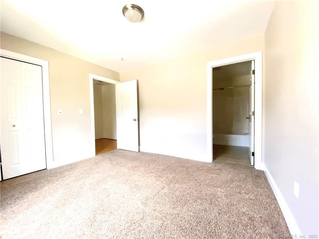 Waterford, Connecticut 06375, United States, 2 Bedrooms Bedrooms, ,3 BathroomsBathrooms,Residential,Active,139873