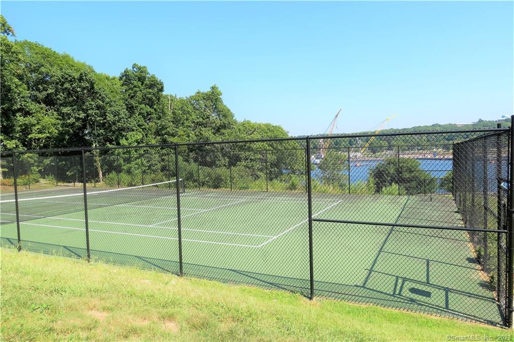 Waterford, Connecticut 06375, United States, 2 Bedrooms Bedrooms, ,3 BathroomsBathrooms,Residential,Active,139873