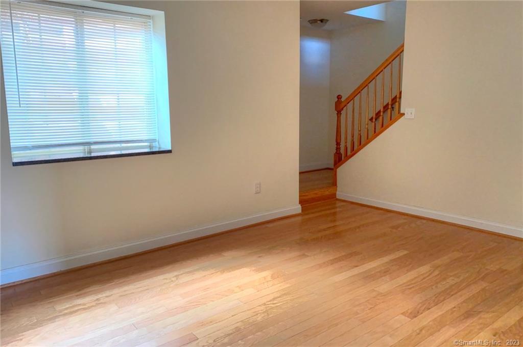 Waterford, Connecticut 06375, United States, 2 Bedrooms Bedrooms, ,3 BathroomsBathrooms,Residential,Active,139873