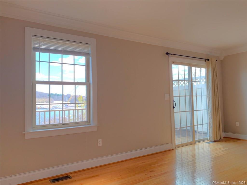 Waterford, Connecticut 06375, United States, 2 Bedrooms Bedrooms, ,3 BathroomsBathrooms,Residential,Active,139873