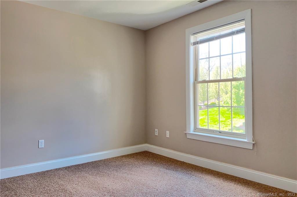 Waterford, Connecticut 06375, United States, 2 Bedrooms Bedrooms, ,3 BathroomsBathrooms,Residential,Active,139873