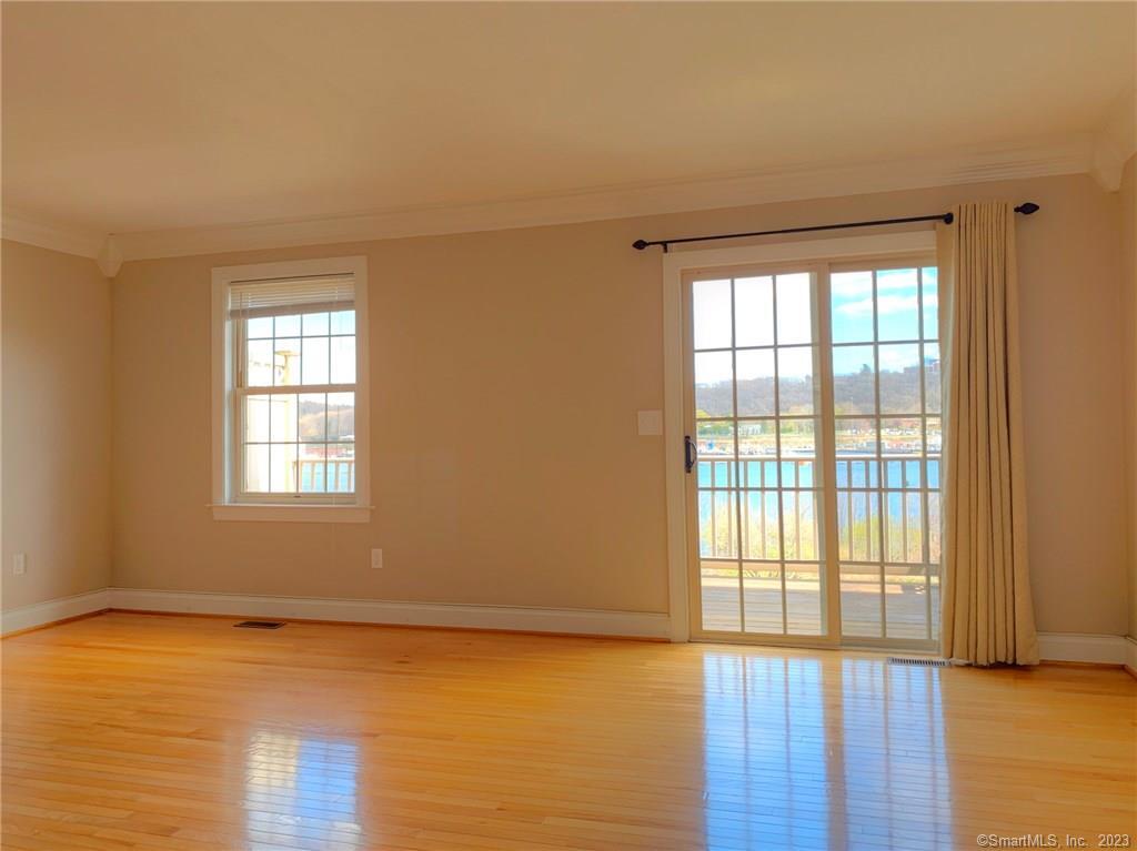 Waterford, Connecticut 06375, United States, 2 Bedrooms Bedrooms, ,3 BathroomsBathrooms,Residential,Active,139873