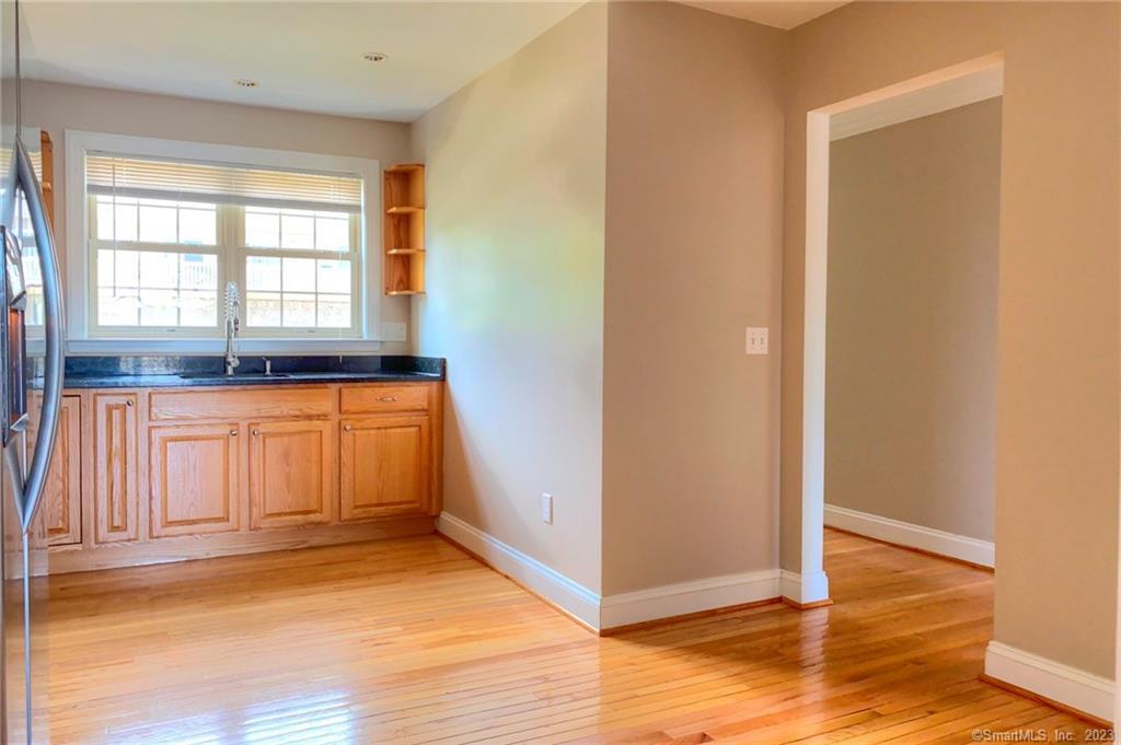 Waterford, Connecticut 06375, United States, 2 Bedrooms Bedrooms, ,3 BathroomsBathrooms,Residential,Active,139873